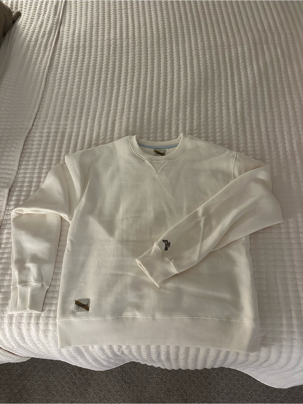 NEW!! Tracksmith Cream Crewneck Sweatshirt - Classic Casual Pullover